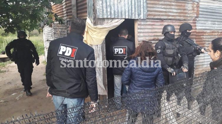 Santa Fe: Allanamientos con 16 detenidos y armas secuestradas