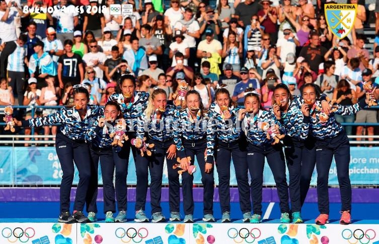 Las Leoncitas ganaron la medalla de oro en hockey 5 femenino.