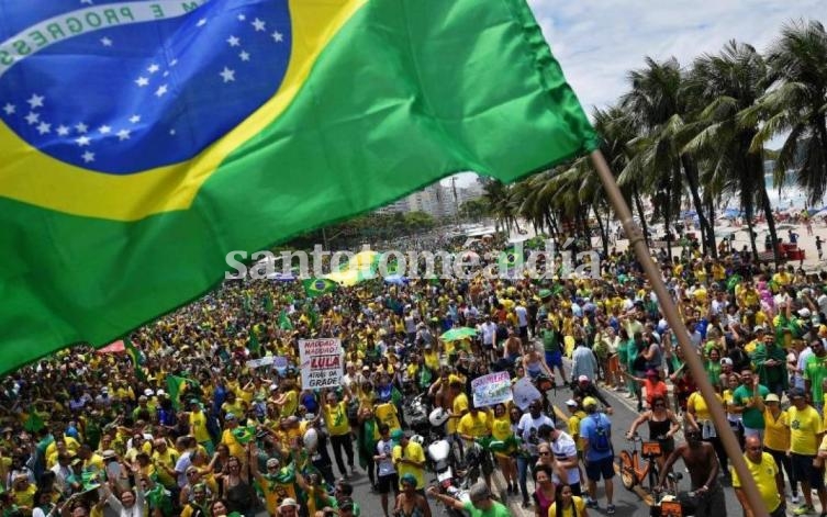 En Brasil, Bolsonaro promete 