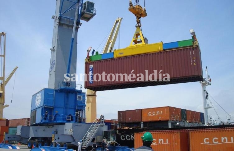 Argentina vuelve a tener superávit comercial por primera vez en 21 meses