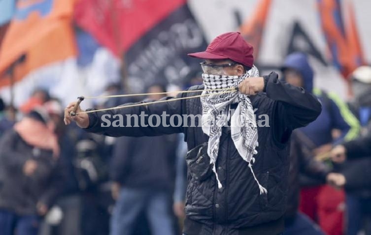 Incidentes en la plaza del Congreso: al menos 27 detenidos