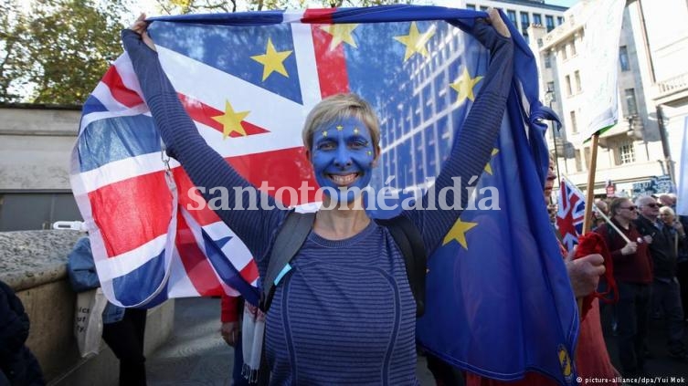Brexit: UE advierte que frontera irlandesa dificulta acuerdo