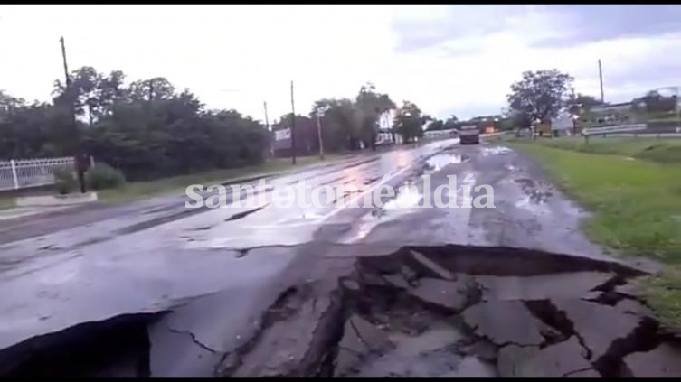 Sauce Viejo: enorme socavón en la Ruta 11