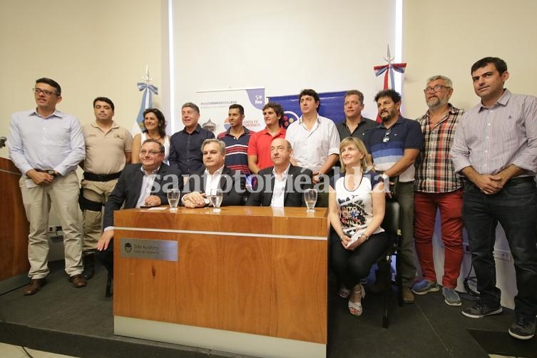 Presentaron la 45ta edición de la Maratón Acuática Santa Fe-Coronda