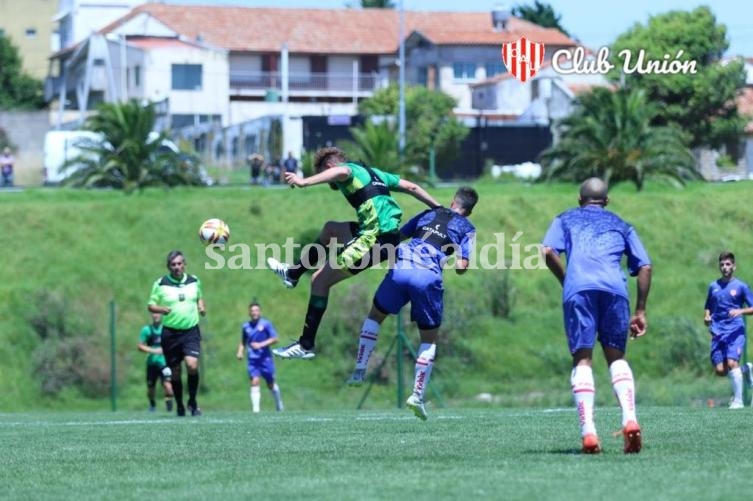 Unión visitó a Aldosivi en el predio de los marplatenses. (C. A. Unión)