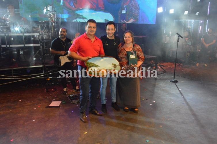 Más de 20 mil  personas  en la primera noche del Festival del Pescador