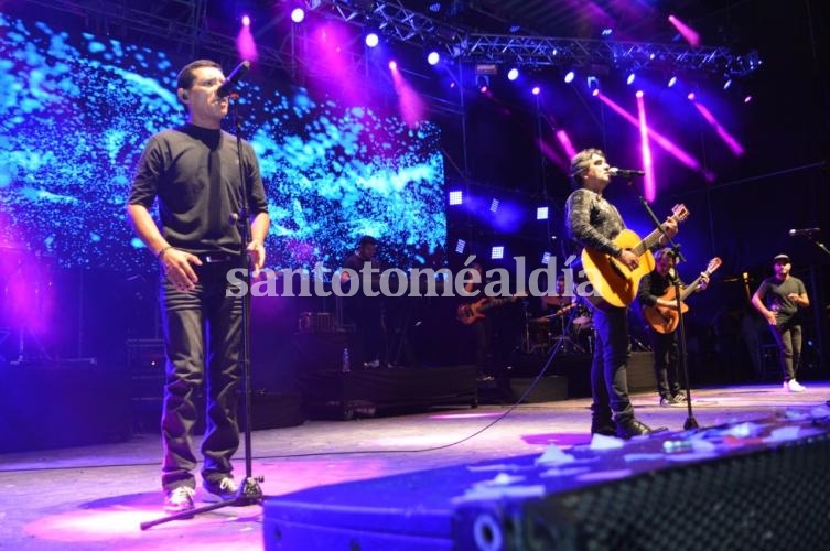 Explotó la segunda noche del Festival del Pescador