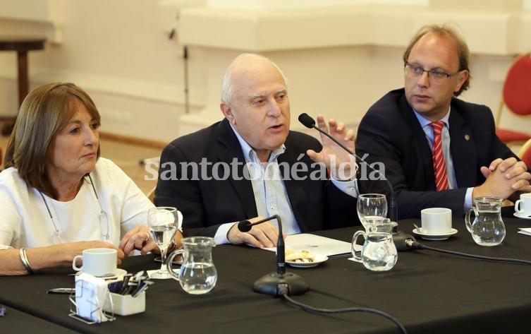 Ciciliani, Lifschitz y Saglione presentaron el proyecto de ley. (Foto: Secretaría de Comunicación Social)