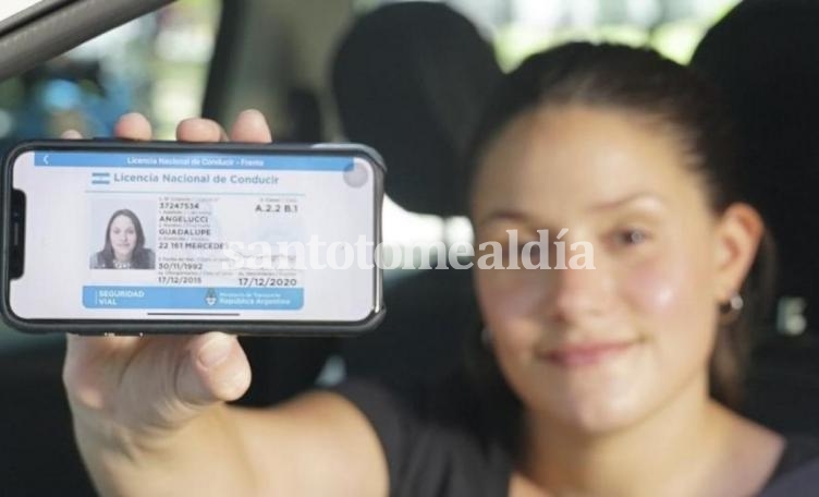 El carnet de conducir se “llevará” en el celular