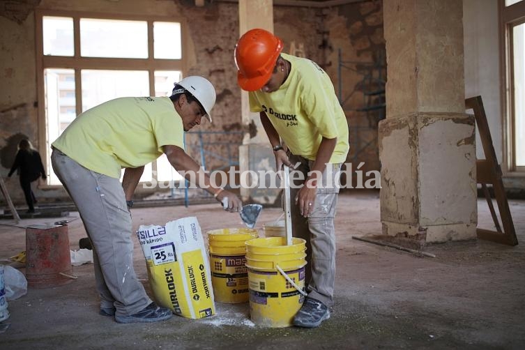 Avanzan arreglos en la planta alta del ala oeste de la Estación Belgrano. (Foto: Municipalidad de Santa Fe)