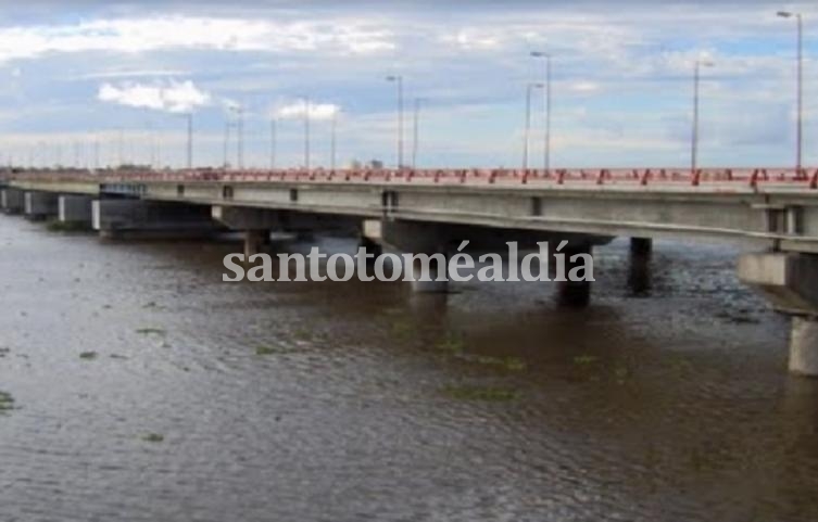 Dos personas se ahogaron al caer al río cerca del puente de la Autopista.