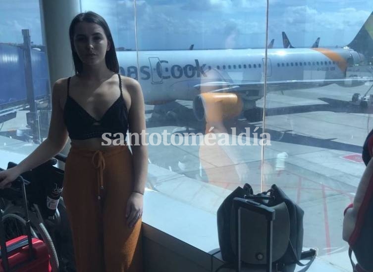 Amenazan a una mujer con echarla del vuelo porque su forma de vestir 