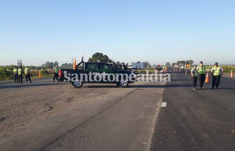 Operativo vial en la Autopista Santa Fe - Rosario