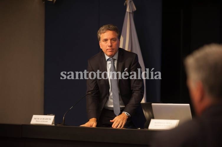 Según Dujovne, la economía “comenzó a recuperarse”