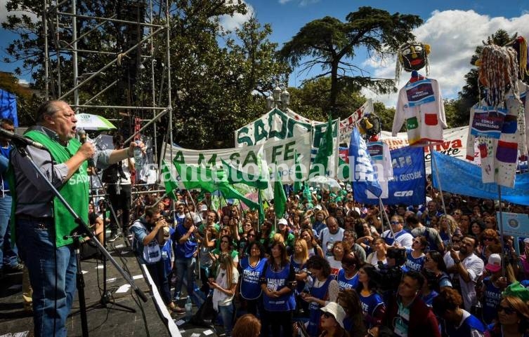 El secretario general de Sadop Santa Fe, Pedro Bayúgar, uno de los oradores. (Foto: Prensa Sadop)