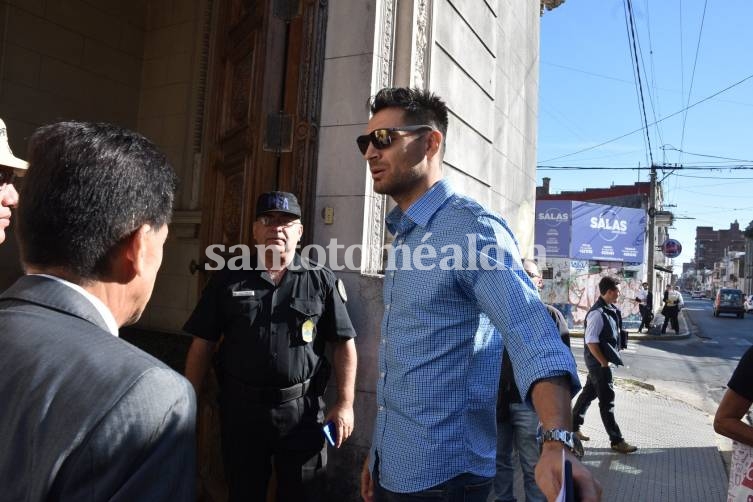 Confirman el procesamiento por lavado a Carlos Delfino y su padre