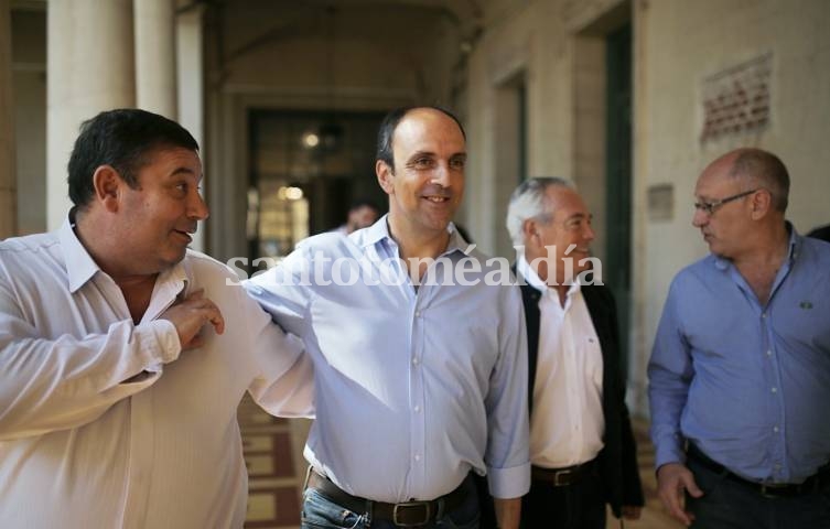 Santa Fe: Corral confirmó el congelamiento de la tarifa de transporte