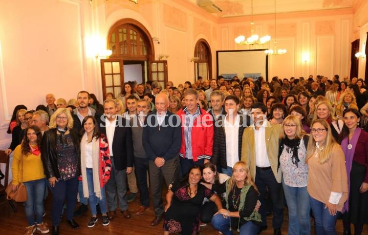 Jatón y Bonfatti cerraron la campaña en un acto con educadores