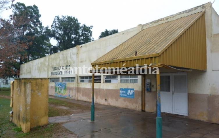 Sauce Viejo: Deben irse de Adelina Oeste y no pueden acercarse a la Escuela Perón