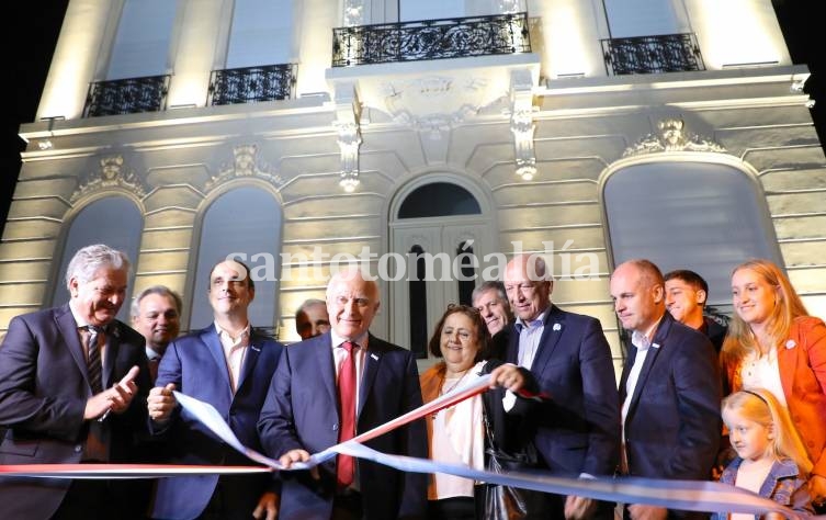 Inauguraron la restaurada Casa de la Cultura