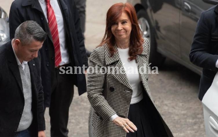 Reanudó el juicio contra Cristina con la exmandataria presente