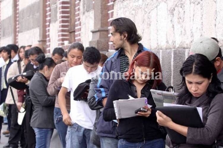 El desempleo volvió a los dos dígitos por primera vez en 13 años