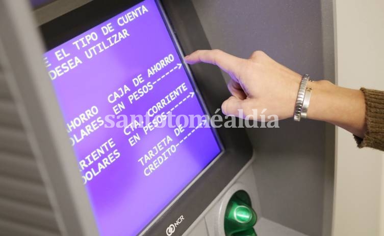 Olvidó su tarjeta en el cajero y le robaron 28 mil pesos