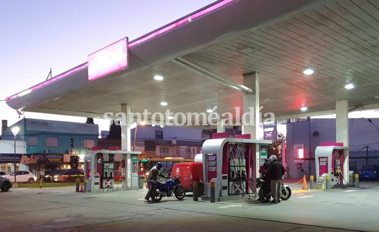 Confusión por el congelamiento del precio de los combustibles