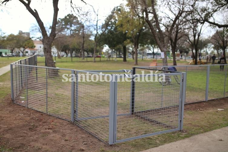 Santa Fe: El Municipio construye el primer canil para mascotas en una plaza