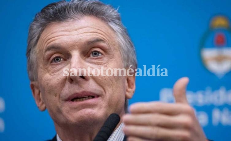 Macri se reune con la comunidad Qom y con bomberos que viajarán al Amazonas