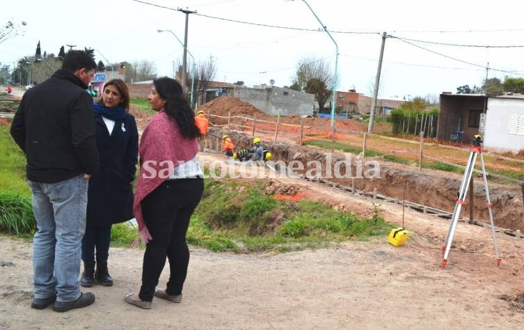 El entubado del canal Roverano avanza a calle Córdoba. (Foto: Municipalidad de Santo Tomé)