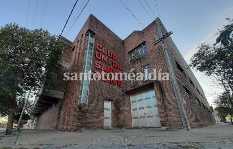 El Club Unión Santo Tomé anunció que cierra sus puertas hasta el 31 de marzo