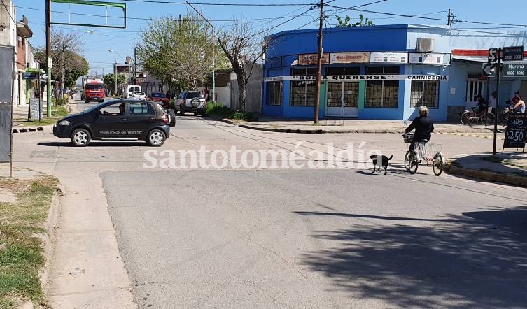 Piden un semáforo para ordenar el tránsito en Sarmiento y Moreno