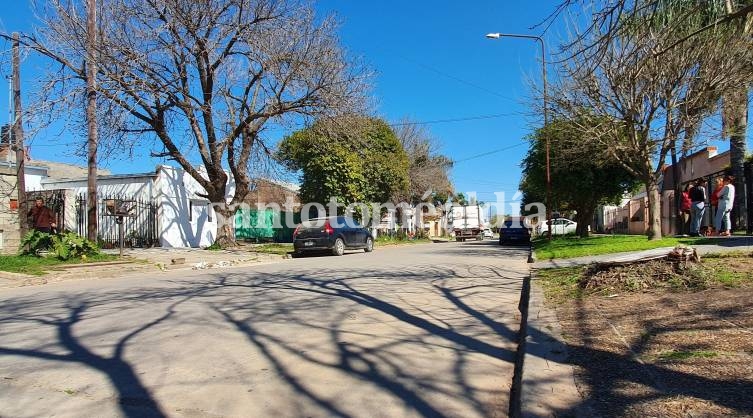 Calle López y Planes al 2300, entre Castelli y Moreno. (Foto: santotomealdia)