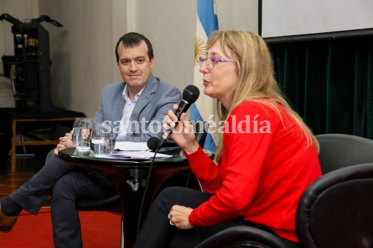 Presentan un libro sobre la transformación productiva en Santa Fe