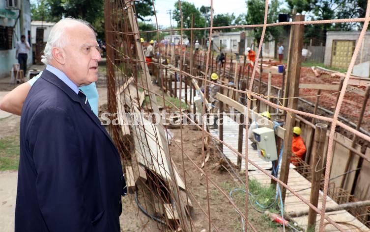 Lifschitz supervisó las obras en el desagüe Gorriti de la ciudad de Santa Fe
