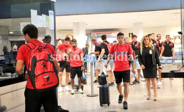 Colón se instaló en Paraguay y sólo piensa en la final