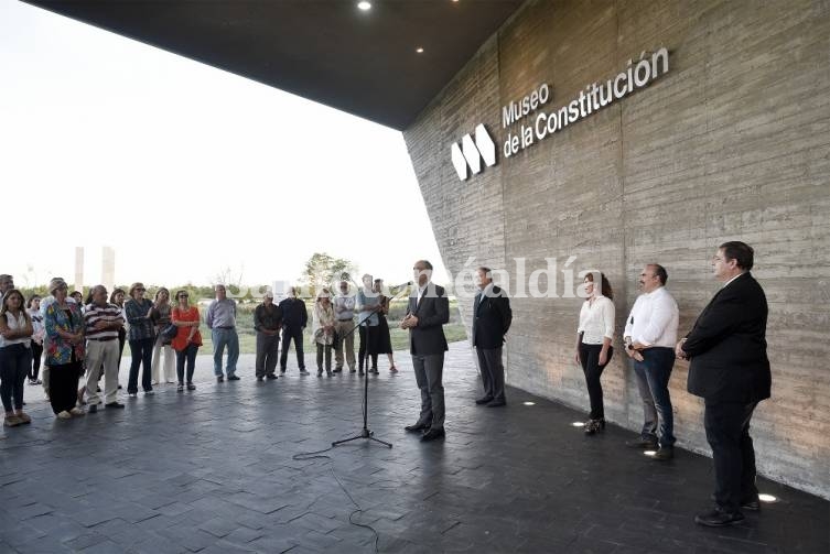 Homenaje a Héctor Berra, autor del diseño creativo del Museo de la Consitución. (Foto: Municipalidad de Santa Fe)