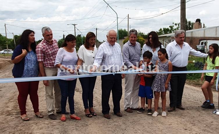 Lifschitz y Qüesta inauguraron la primera etapa de entubado del canal Roverano