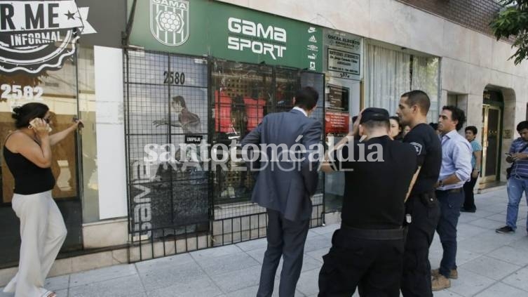 Santa Fe: Apuñalaron a un comerciante a metros de la Policía Federal