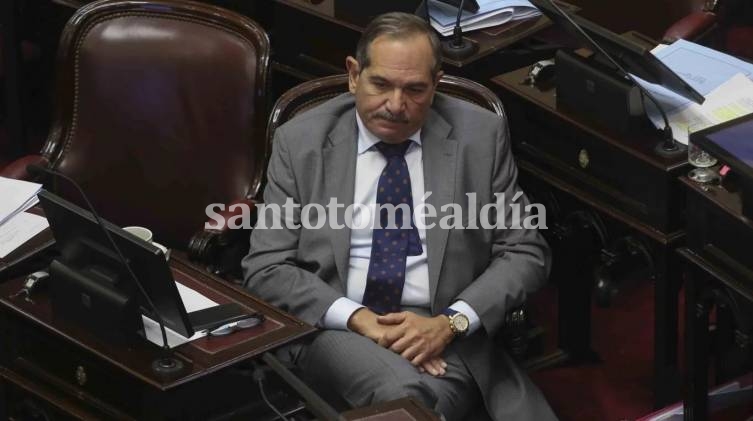 El Senado aprobó por unanimidad la licencia para Alperovich tras la denuncia por violación