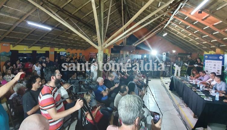 La conferencia contó con una gran concurrencia. (Foto: Santotomealdia)