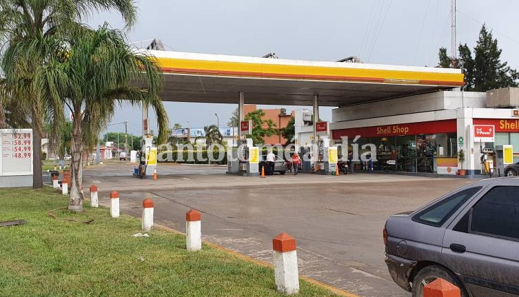 Detuvieron a una mujer de 24 años que asaltó la estación de servicio de la curva Maurig