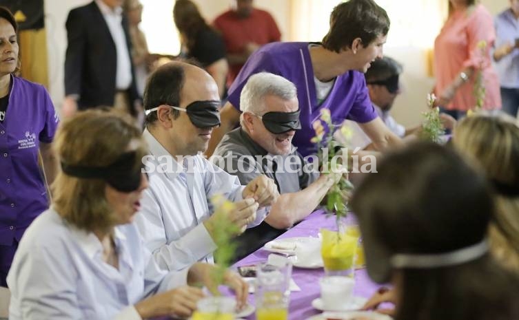 Un “Desayuno a Ciegas” para ponerse en el lugar del otro