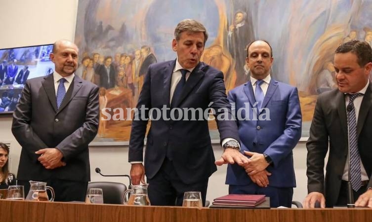 Emilio Jatón asumió como intendente de la ciudad de Santa Fe