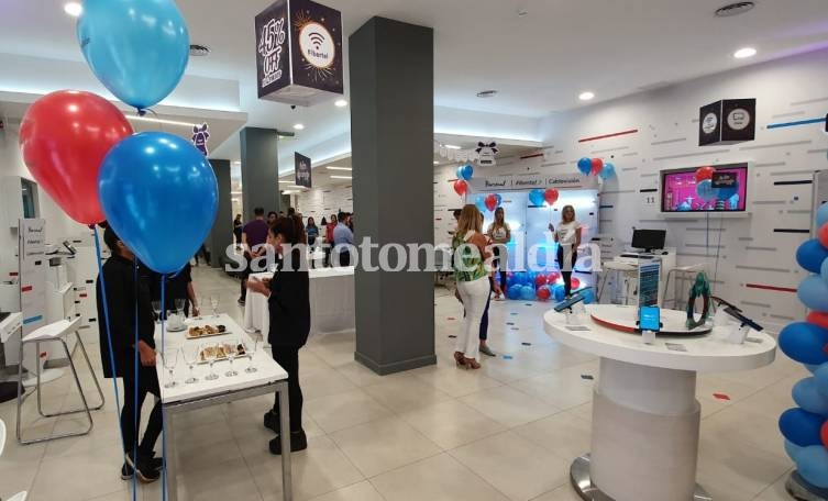La moderna dependencia de Telecom está en la peatonal San Martín 2433. (Foto: Santotomealdia)