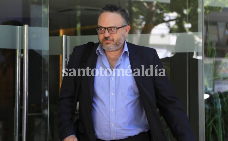 Matías Kulfas denunció ante la Justicia que encontró un sobre con 10 mil dólares en su ministerio
