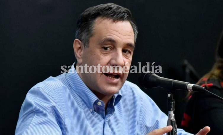 Finocchiaro se defendió por el tema de las 100 nebooks encontradas en un galpón