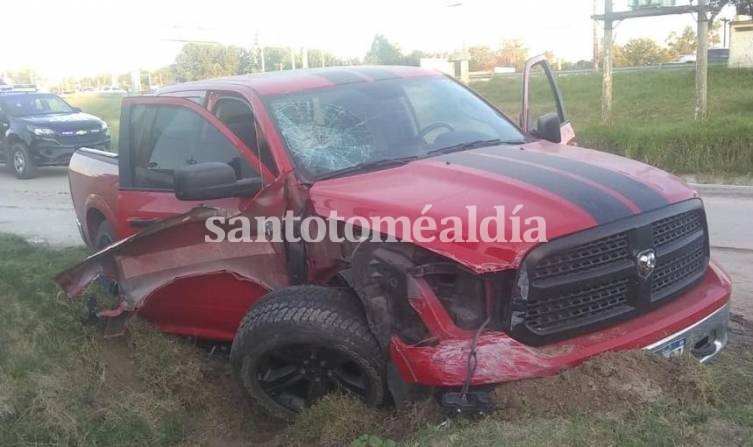 Un conocido abogado santafesino, involucrado en un accidente y destrozos en una comisaría