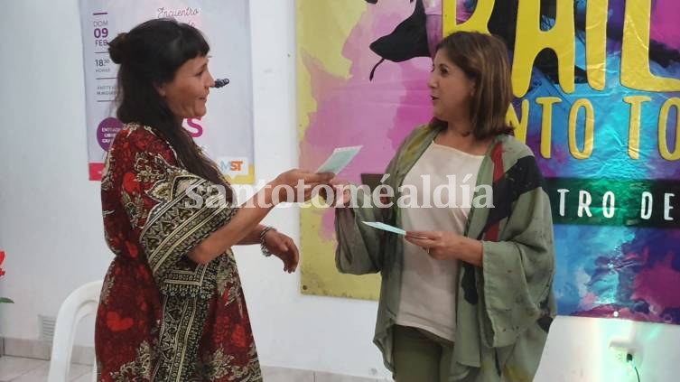 Qüesta encabezó una nueva entrega del Fondo de Asistencia a Vecinales